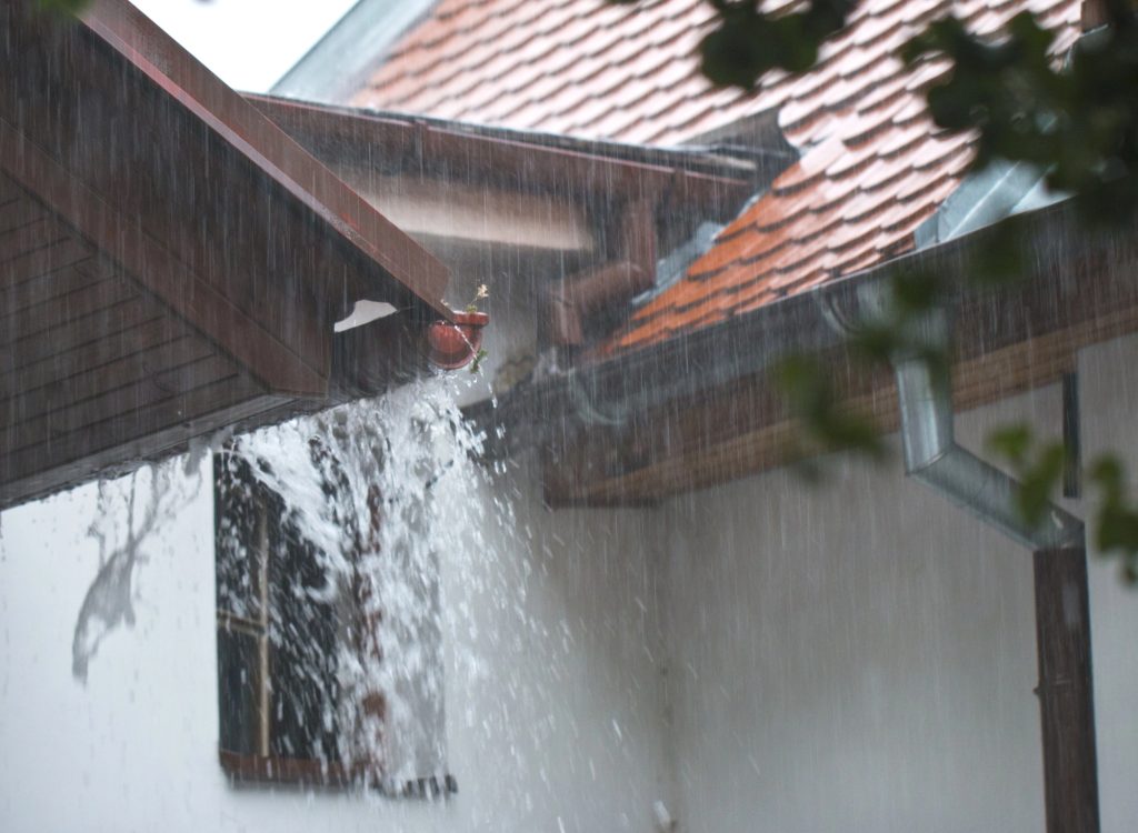 eavestrough heavy rain toronto
